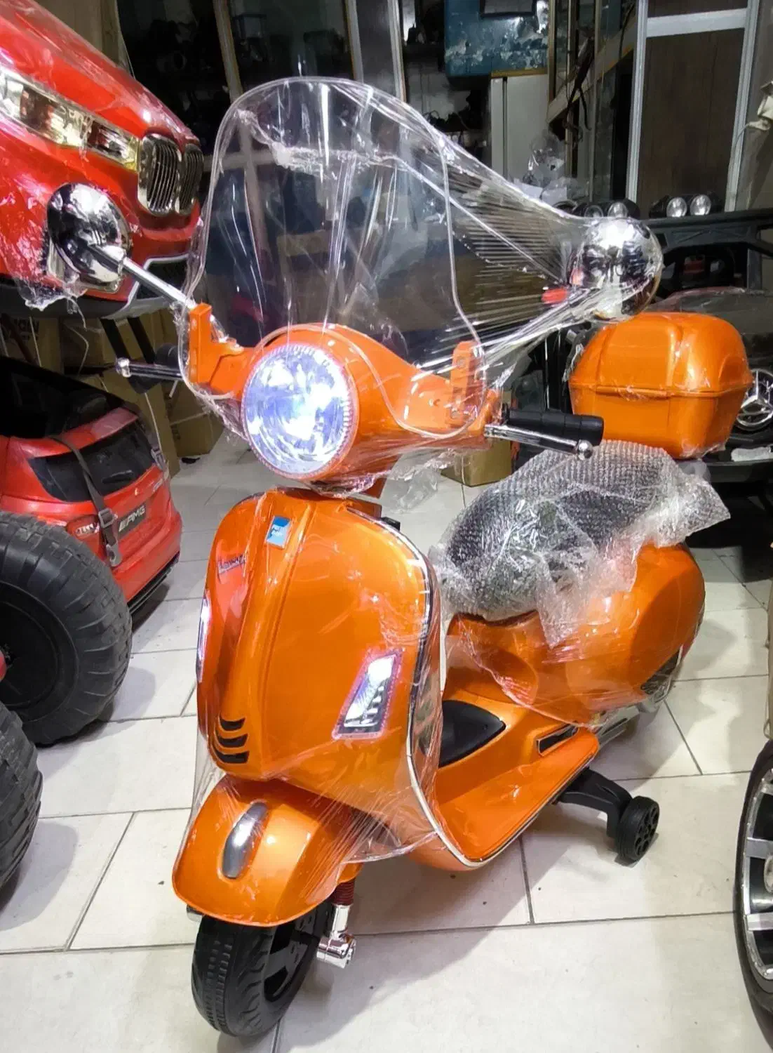 ماشین ۴ موتور و موتور شارژی وسپا کنترلی،اقساط باچک|اسباببازی|تاکستان, |دیوار