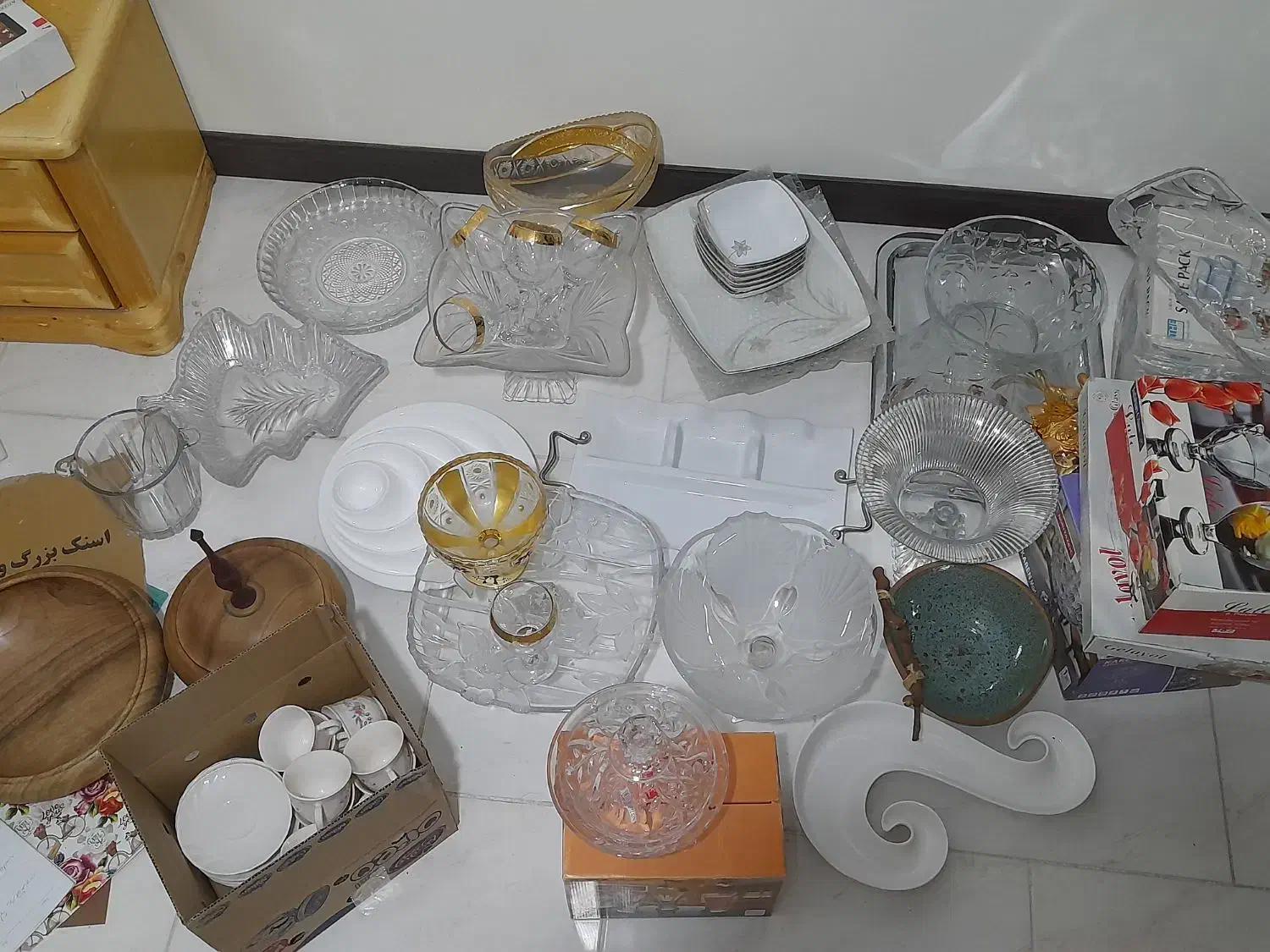 ظروف پذیرایی|ظروف سرو و پذیرایی|اصفهان, باغ فدک|دیوار