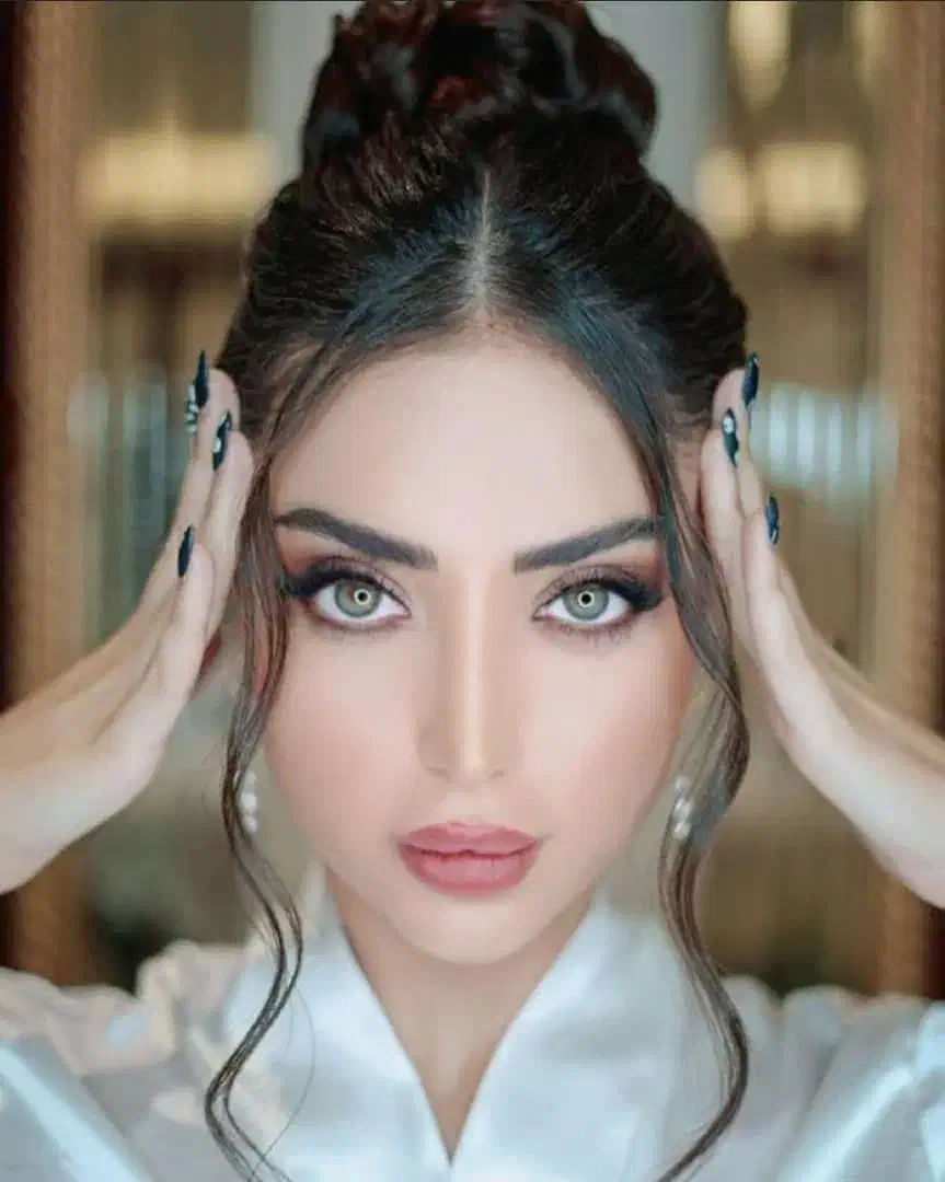 انجام رنگ مو شنیون و میکاپ|خدمات آرایشگری و زیبایی|فلاورجان, |دیوار