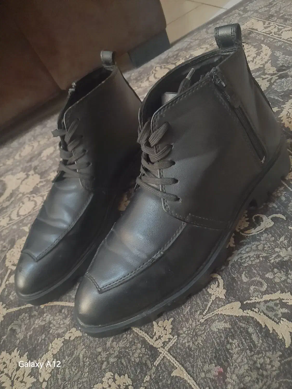 کفش نیم بوت|کیف، کفش، کمربند|قرچک, پویینک|دیوار