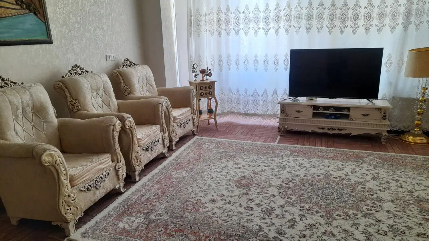 یک دست مبل هفت نفره کاملا نو به فروش می‌رسد|مبلمان خانگی و میز عسلی|محمدشهر, هزار واحدی|دیوار