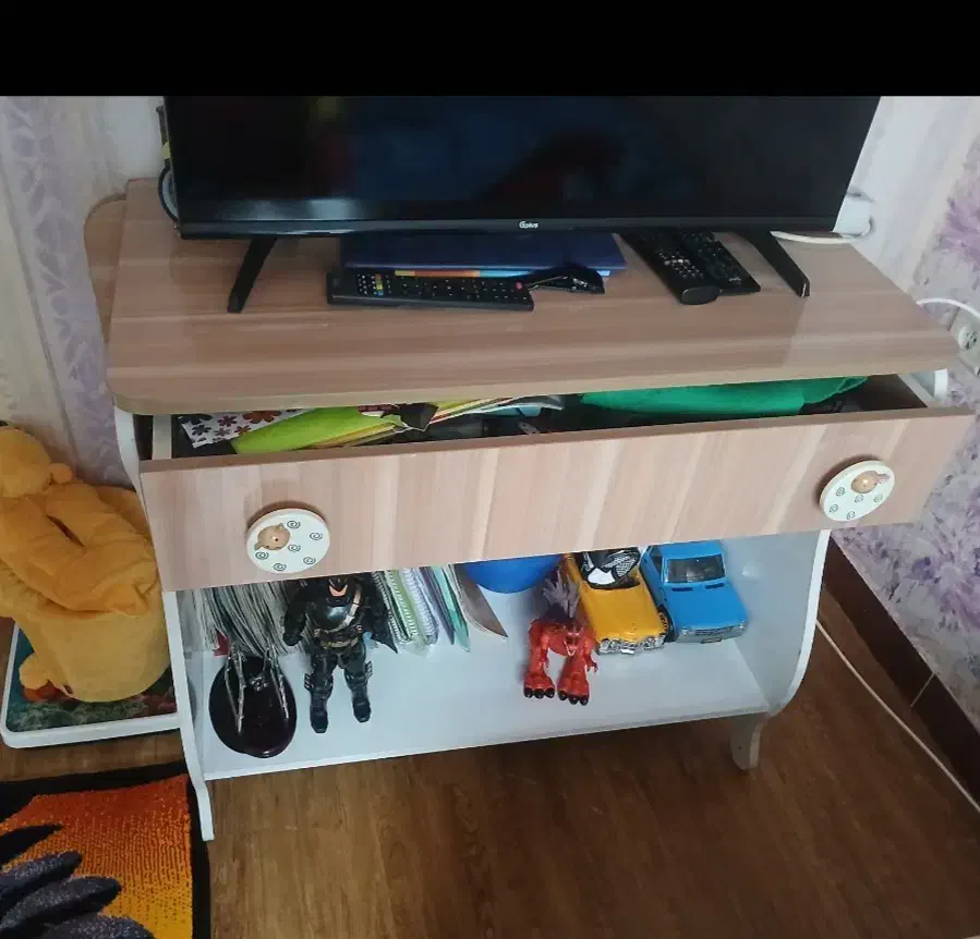 میزتحریر|میز تحریر و کامپیوتر|رشت, لاکانی|دیوار