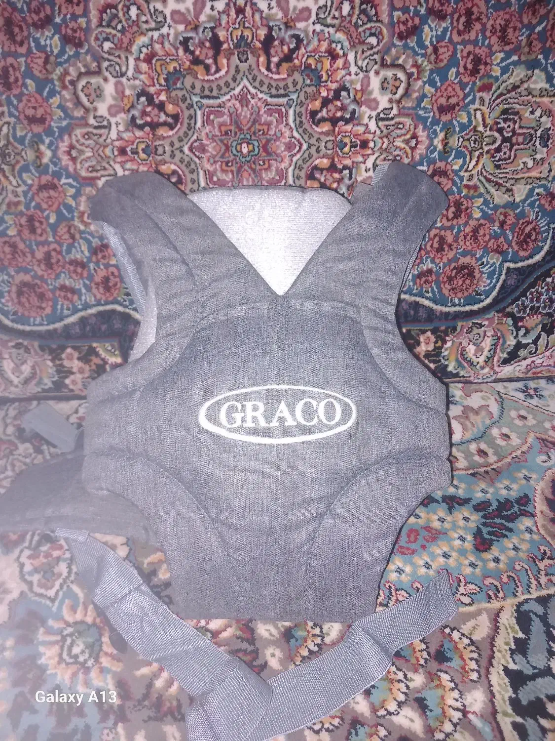 آغوشی نوزاد|کفش و لباس بچه|قم, قلعه کامکار|دیوار