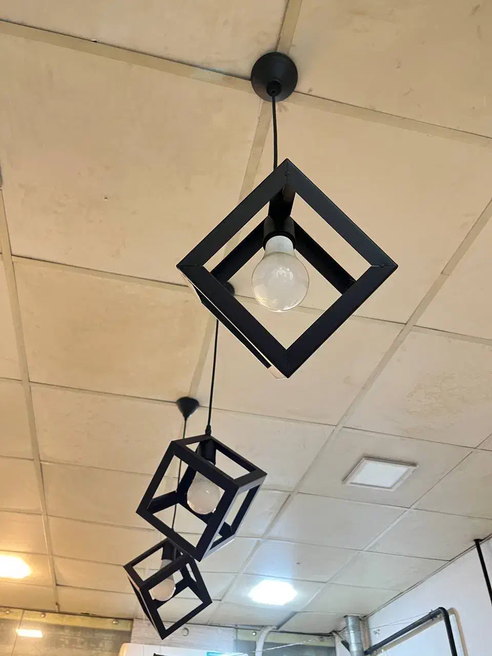 لوستر|لوستر و چراغ آویز|رشت, نیکمرام|دیوار