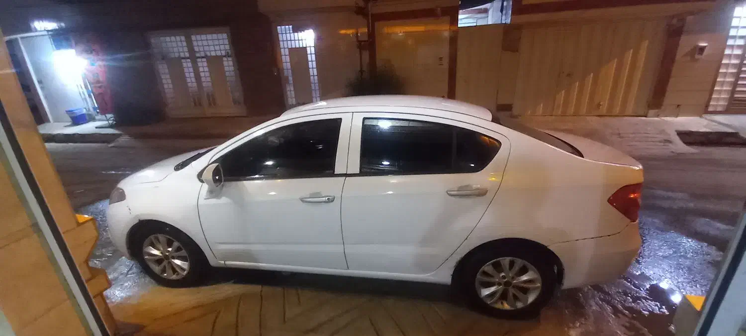 برلیانس H۲۳۰ مدل ۹۶ دنده ای|خودرو سواری و وانت|شیراز, دروازه اصفهان|دیوار