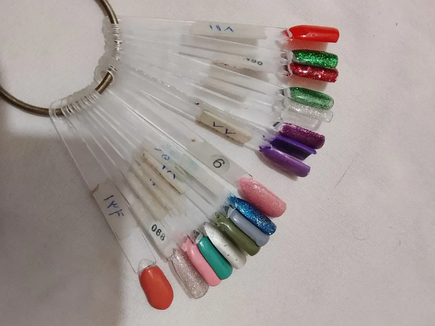 لوازم کاشت ناخن|آرایشگاه و سالن‌های زیبایی|آق قلا, |دیوار