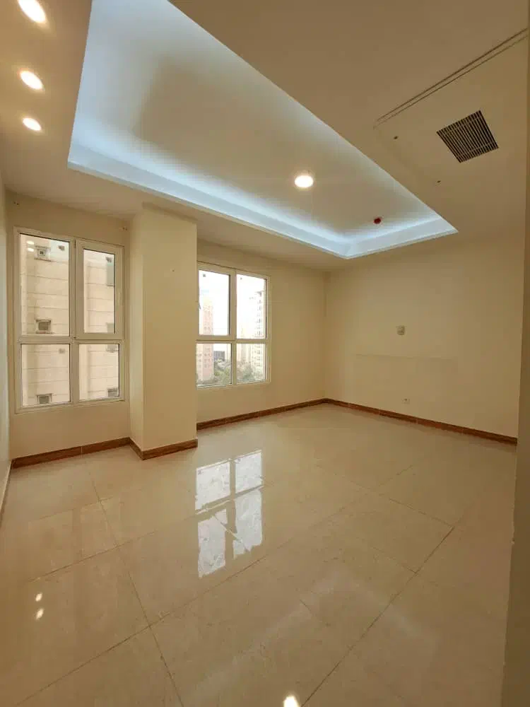 رهن برج مجلل ۱۷۰ متری ویو دریاچه تراس قابل چیدمان