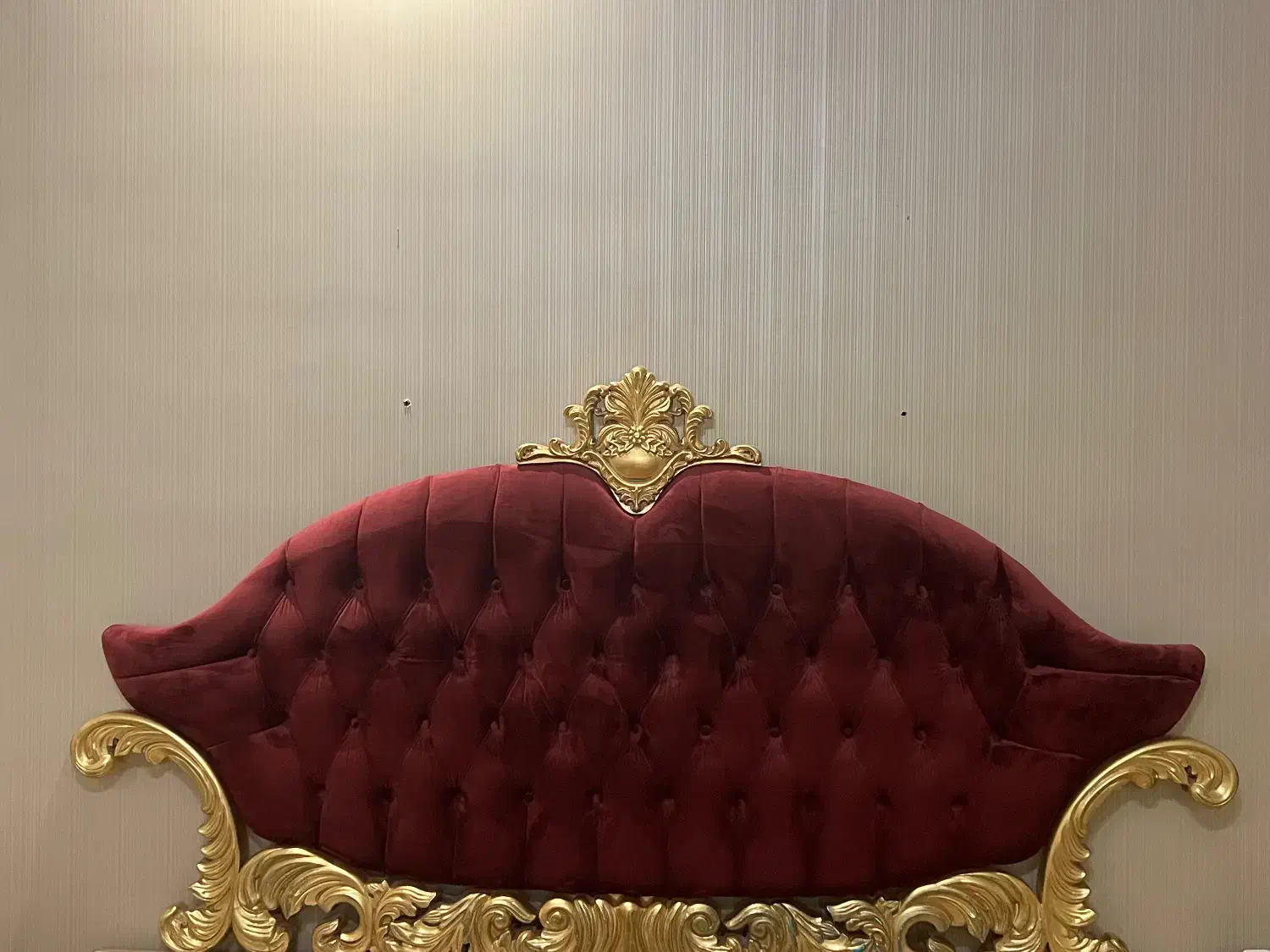 مبلمان غذاخوری و سرویس خواب استیل و لوازم سلطنتی|مبلمان خانگی و میز عسلی|فشم, |دیوار