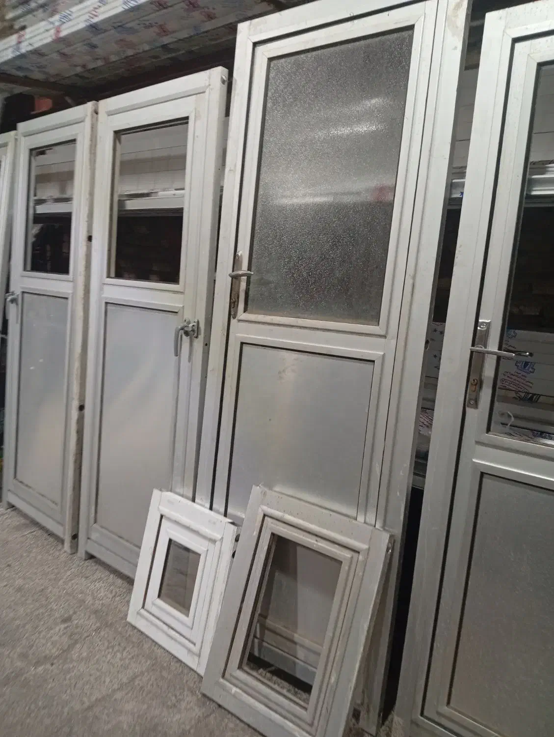 درب ورودی وسرویس ودربچه|مصالح و تجهیزات ساختمان|اهر, |دیوار