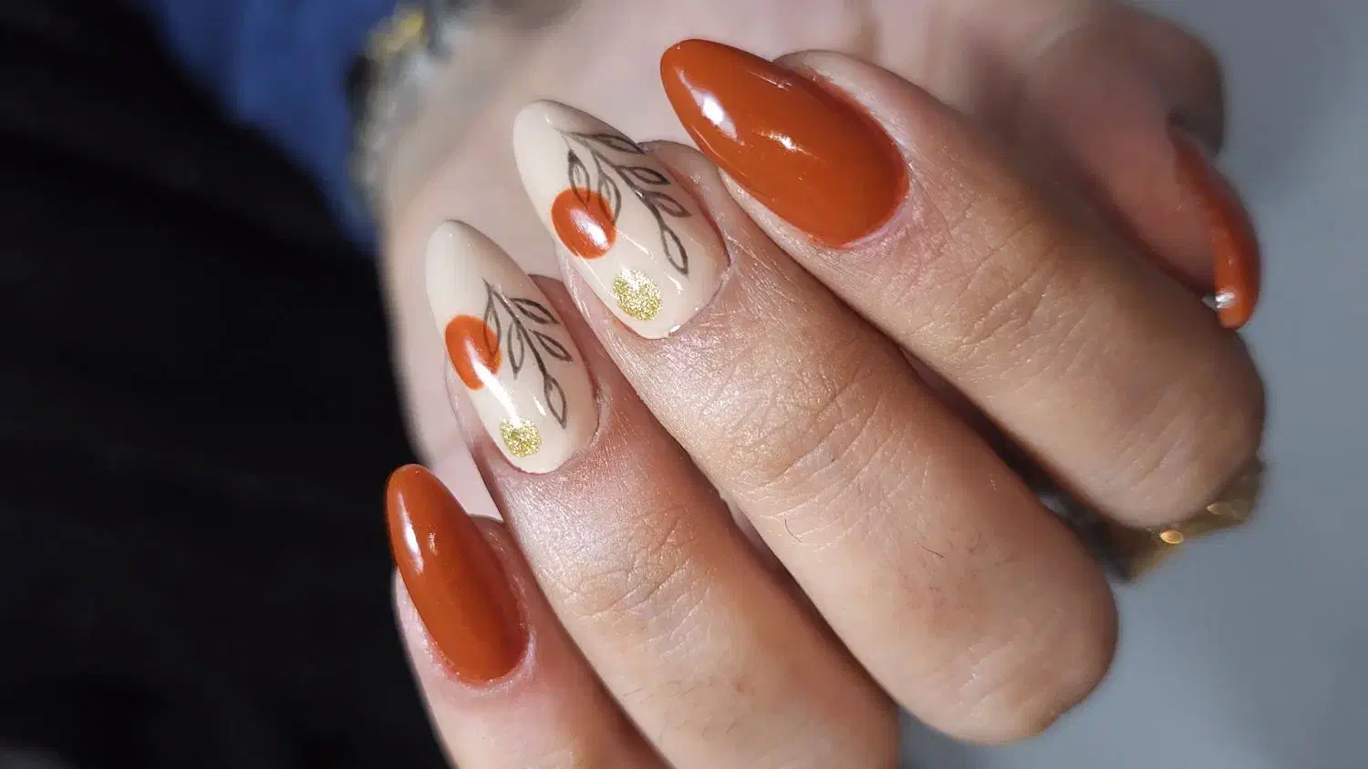 آموزش کاشت ناخن و تتو بدن|خدمات آرایشگری و زیبایی|بندر دیر, |دیوار