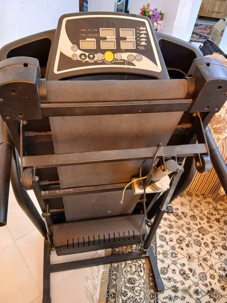 فروش یک دستگاه تردمیل|تجهیزات ورزشی|صدرا-فارس, فاز ۱|دیوار