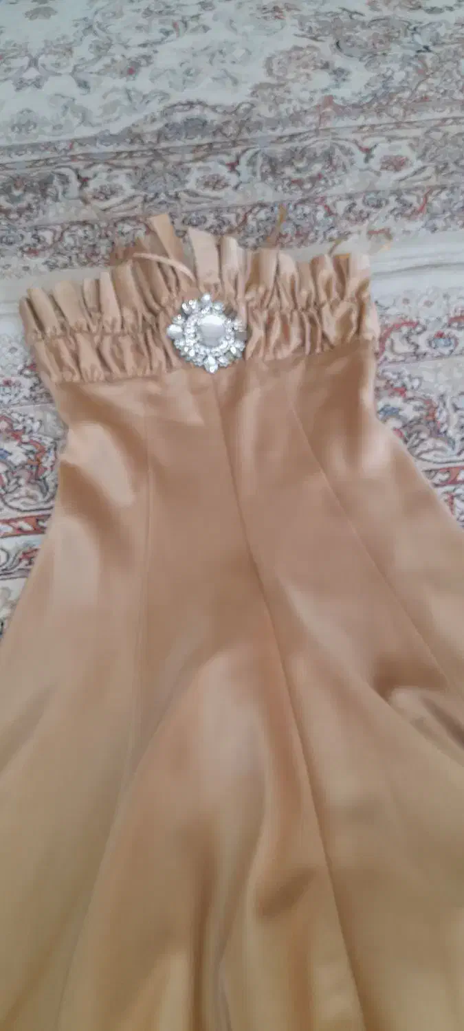 لباس مجلسی|لباس|آبیک, |دیوار