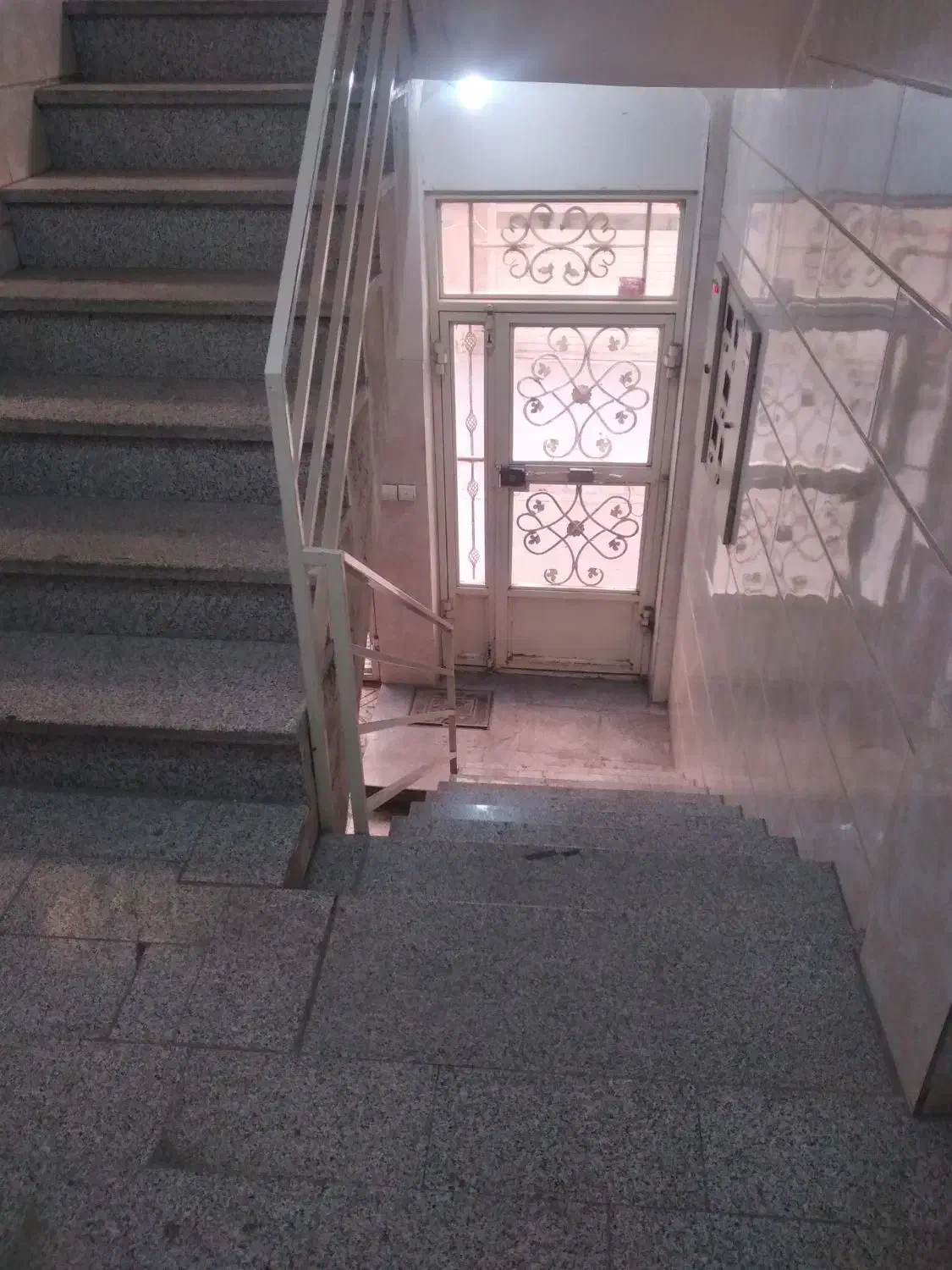 آپارتمان۴۷متر تکواحدی پارکینگ سپه نرسیده ب یادگار