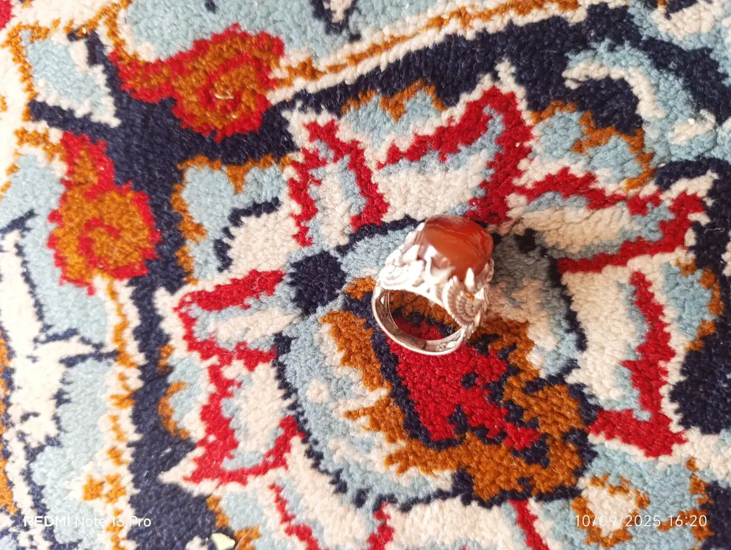 کوروش کبیر عقیق یمنی|جواهرات|شیراز, محراب|دیوار