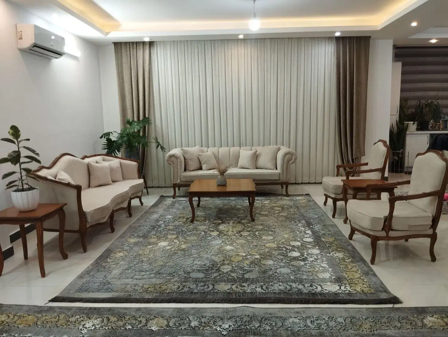 مبل 8 نفره فرانسوی|مبلمان خانگی و میز عسلی|بجنورد, |دیوار