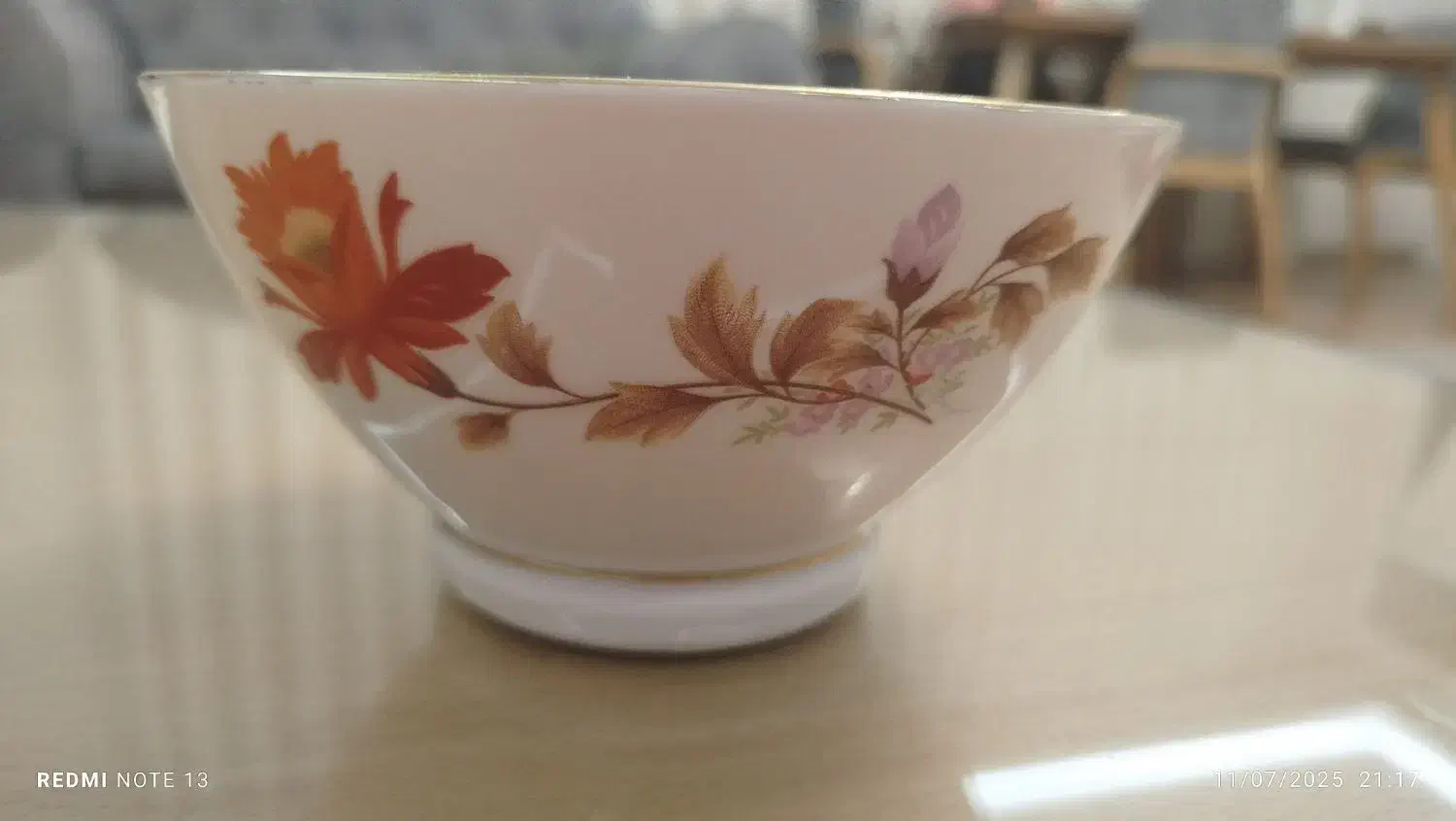 کاسه گل حنایی نو با قدمت بیش از پنجاه سال|کلکسیون اشیاء عتیقه|صدرا-فارس, فاز ۱|دیوار