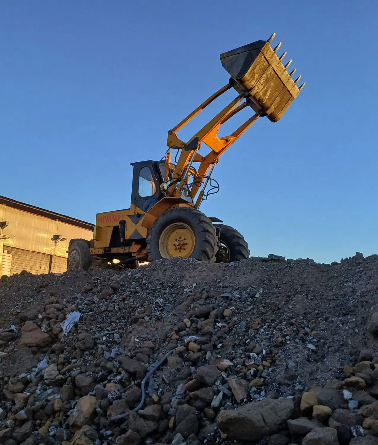 تراکتور بیل عقب جفت دفرانسیل اتاق دار(مینی لودر)|خودرو سنگین|مشهد, باغستان|دیوار