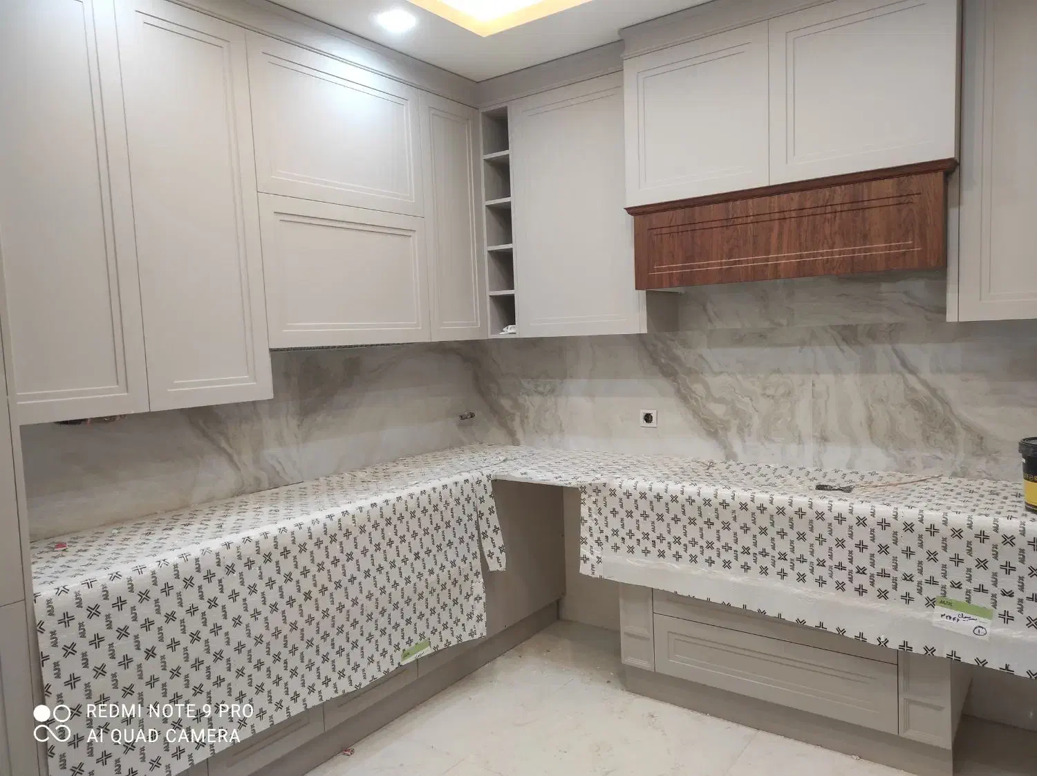 نصب انواع کاشی و بین کابینت/ماربل شیت و ترموال|خدمات پیشه و مهارت|زنجان, |دیوار