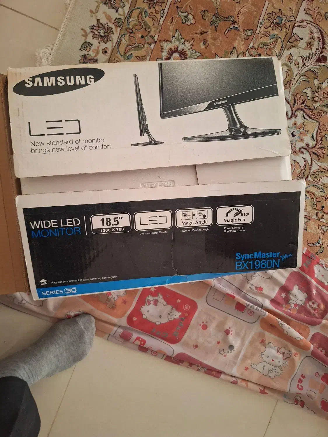 مانیتور در حد نو و کیس کامپیوتر قدیمی|قطعات و لوازم جانبی رایانه|همدان, |دیوار