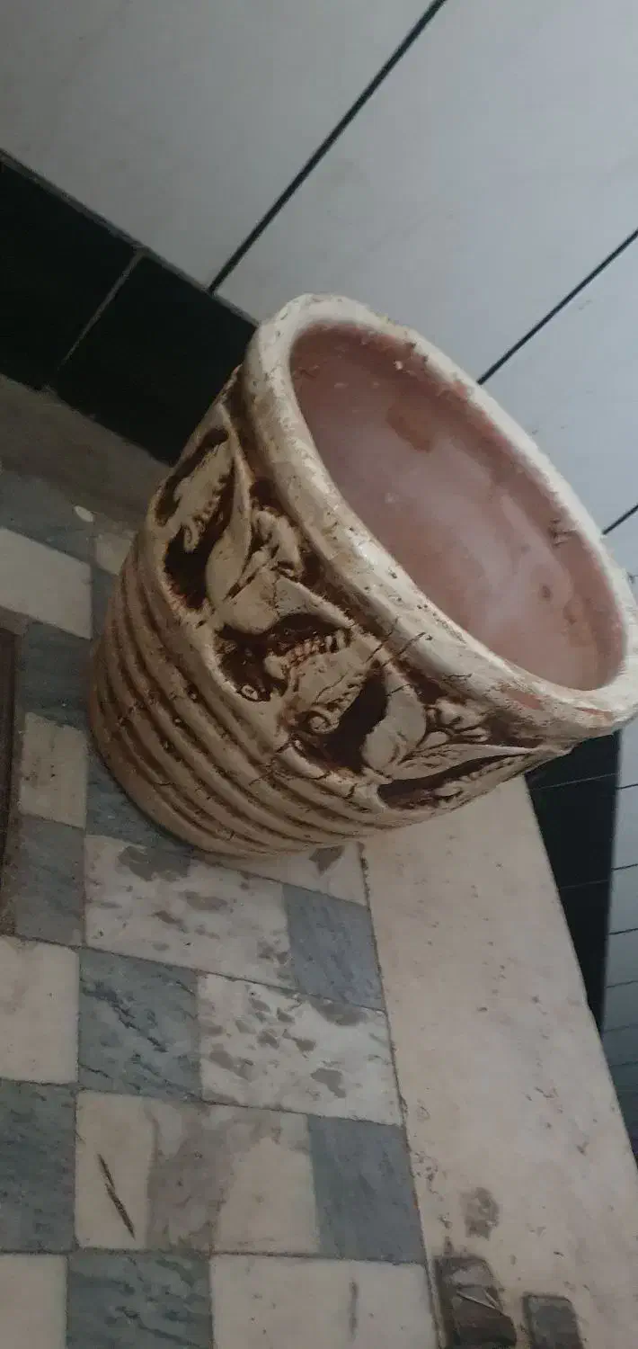 گلدان|گل و گیاه طبیعی|قم, هنرستان|دیوار