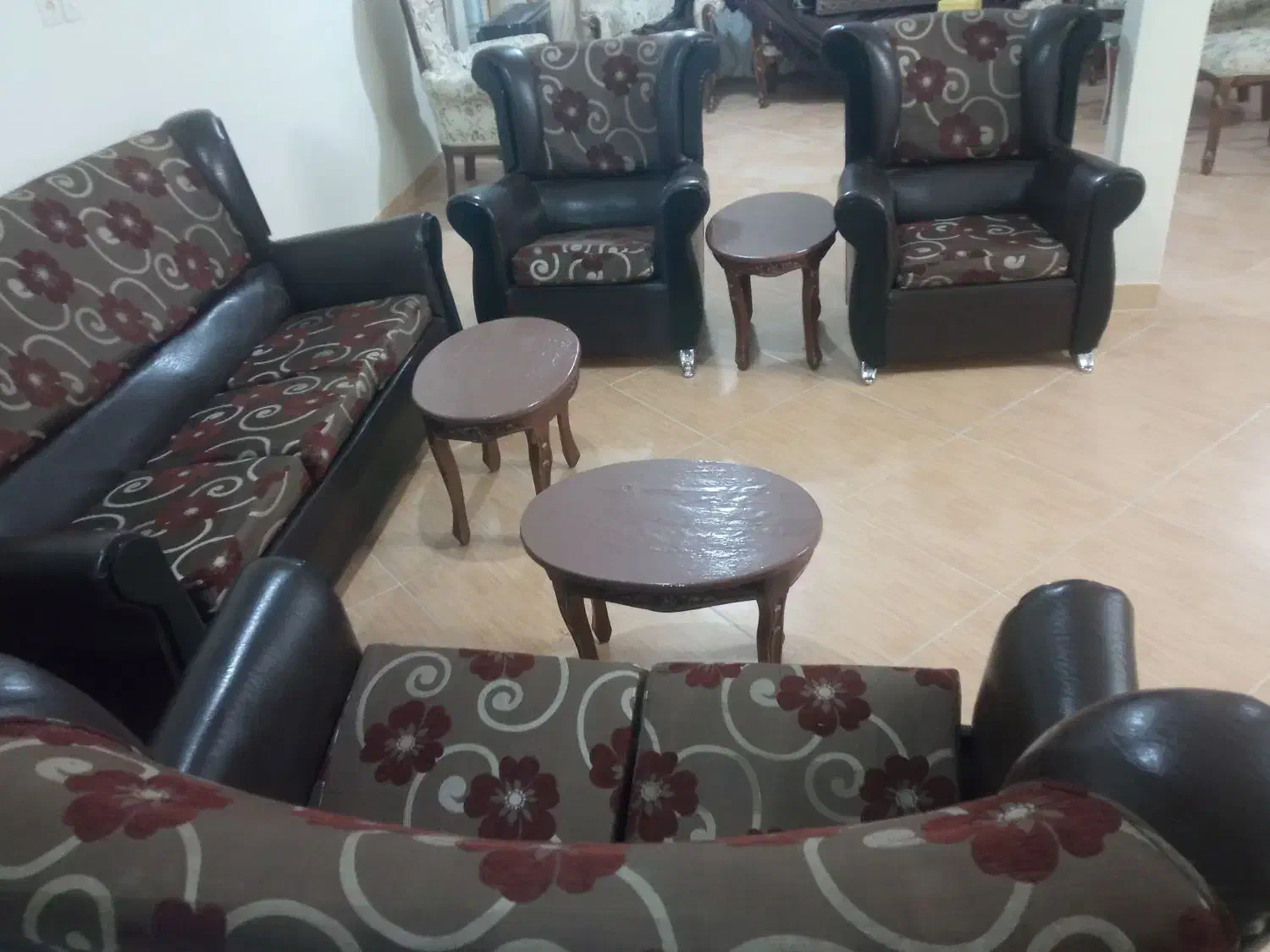 مبل راحتی فشرده شده قیمت مناسب|مبلمان خانگی و میز عسلی|اراک, |دیوار