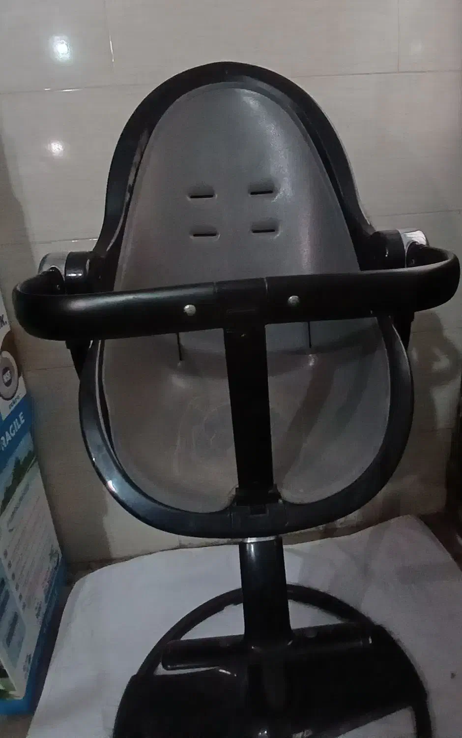 صندلی غذای کودک لوکس برند Bloom|تخت و صندلی بچه|ورامین, ورامین|دیوار