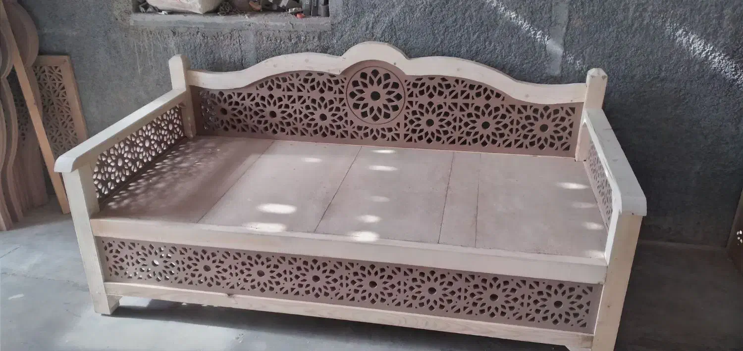 تخت ومبل ومیزگره چینی چوبی بصورت نقدی واقساط|مبلمان خانگی و میز عسلی|خمینیشهر, |دیوار