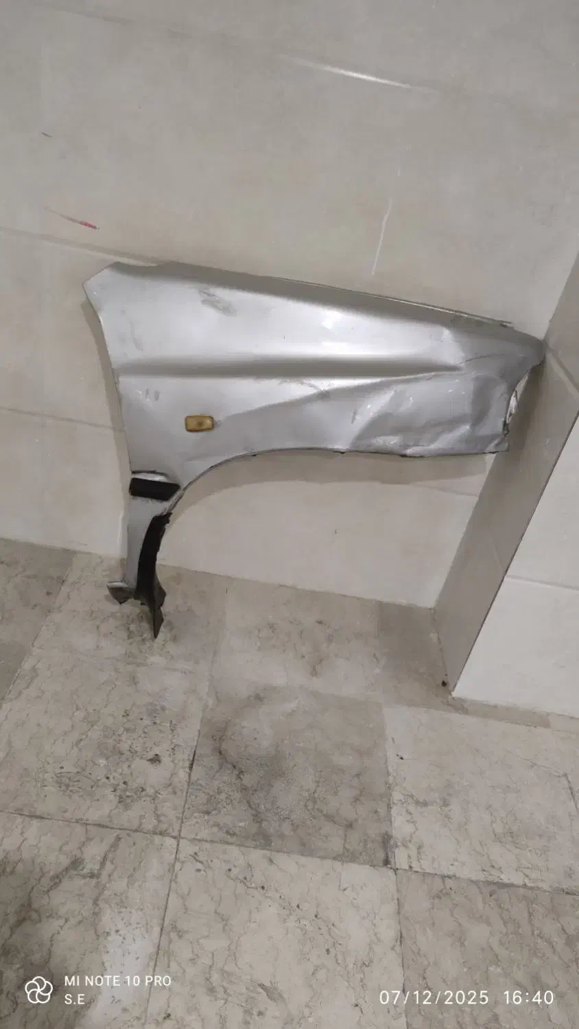 گلگیر جلو پراید بی رنگ  نقره ای فابریک سمت شاگرد|قطعات یدکی و لوازم جانبی|قم, انسجام|دیوار