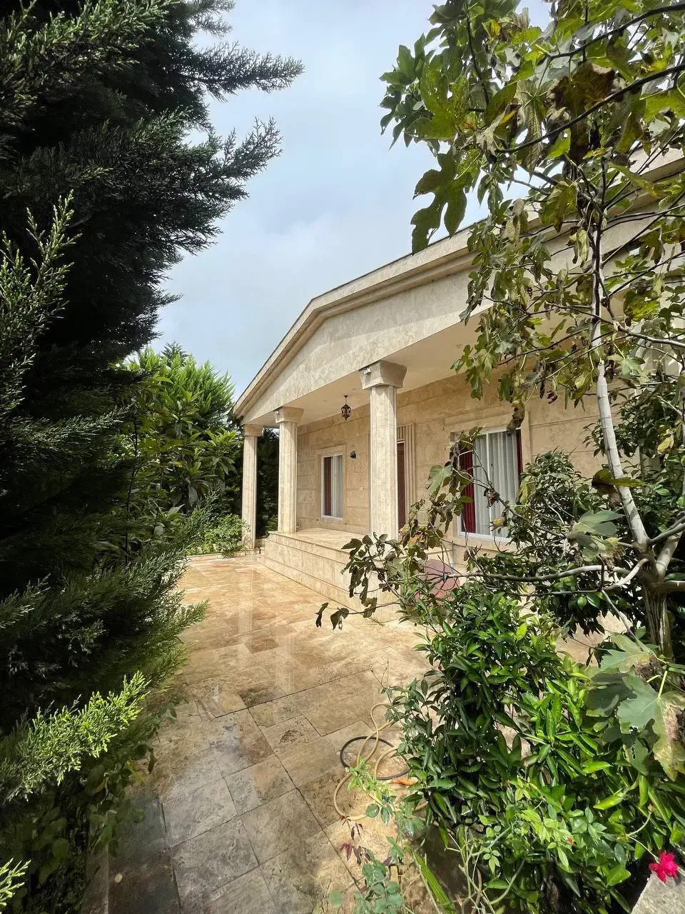 ویلا خونه باغ نما کلاسیک مبله مناسب زندگی دائم|فروش خانه و ویلا|امامزاده عبدالله, |دیوار