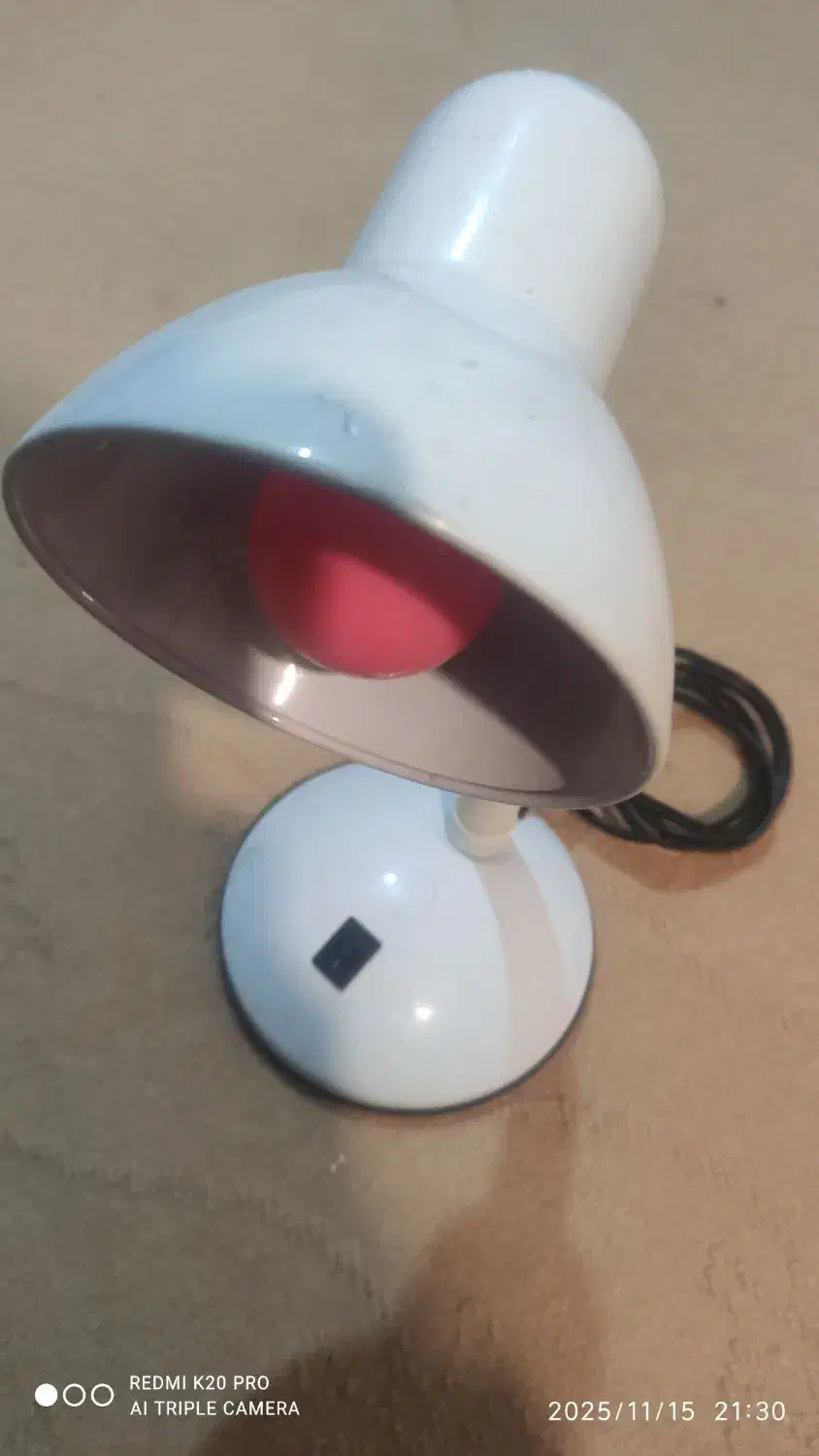 چراغ مطالعه کلاسیک بهمراه لامپ ۷وات|لامپ و چراغ|بوکان, |دیوار