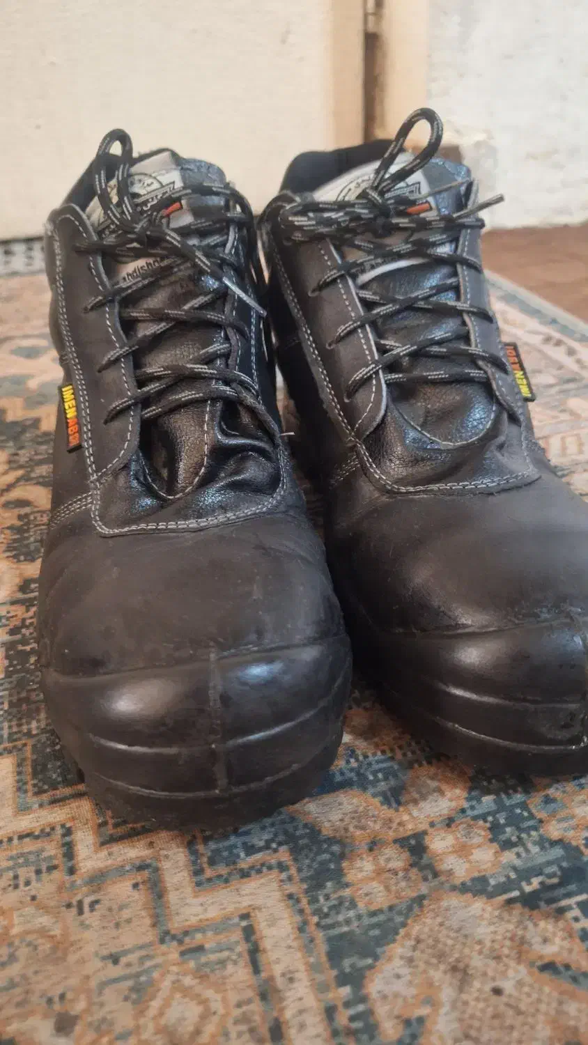 کفش ایمنی|کیف، کفش، کمربند|شاهین‌شهر, شهرک گلدیس|دیوار