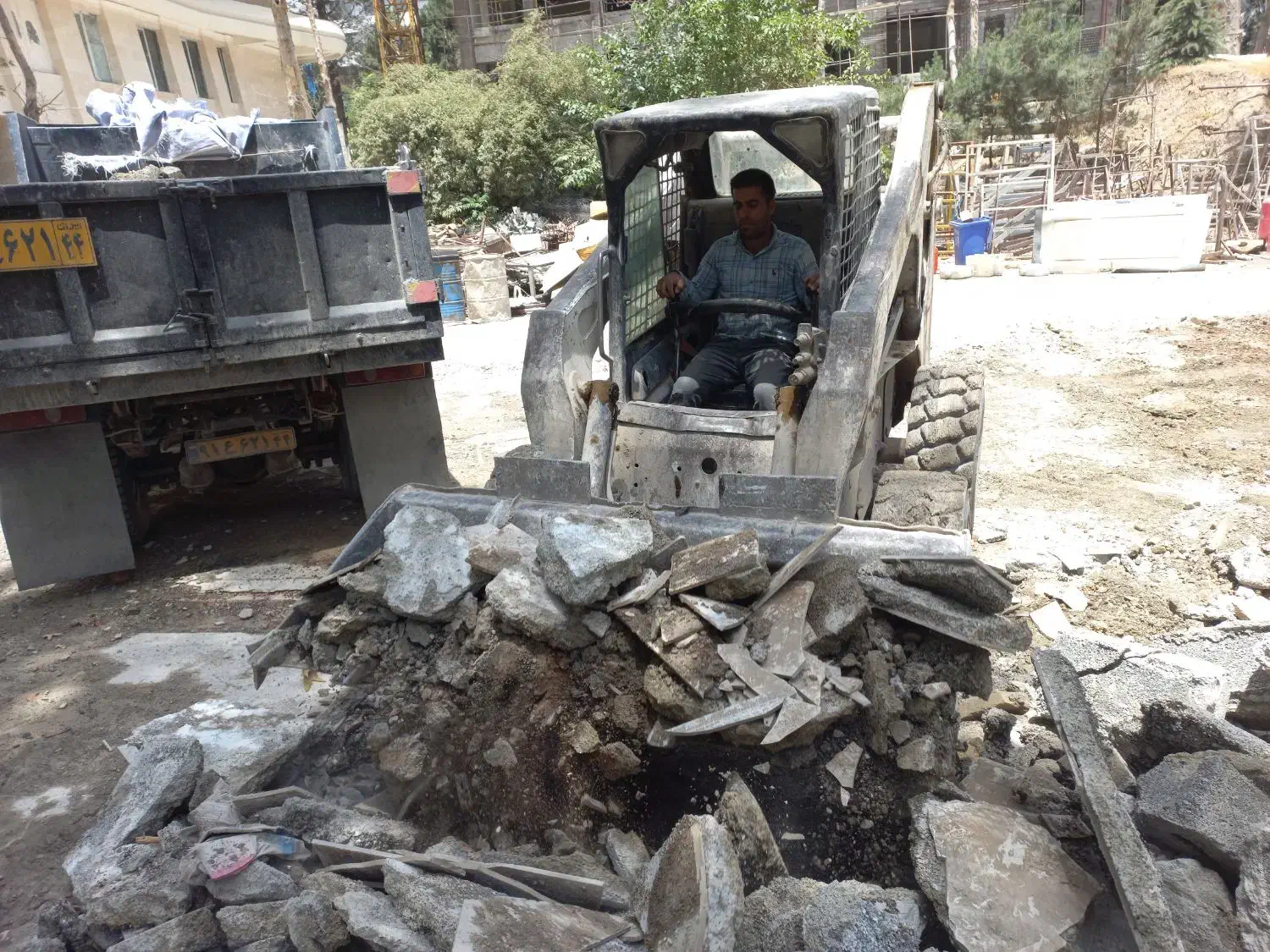 خاکبرداری تخریب حمل خاک حمل نخاله تهیه مصالح|خدمات حمل و نقل|تهران, فرمانیه|دیوار