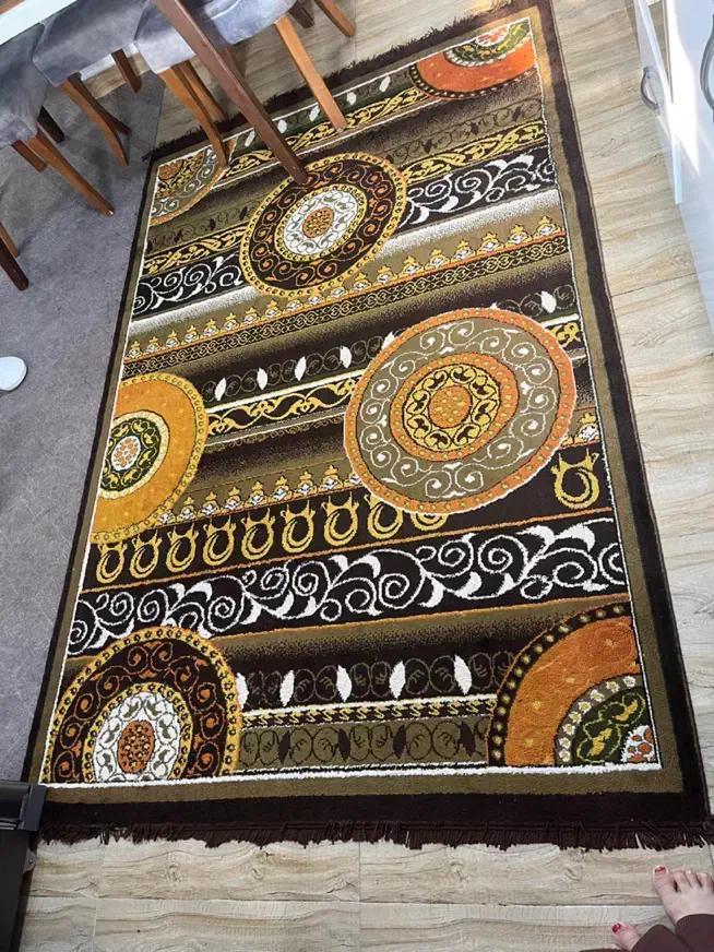 فرش ۴ متری درحد نو سالم|فرش|رشت, دیانتی|دیوار