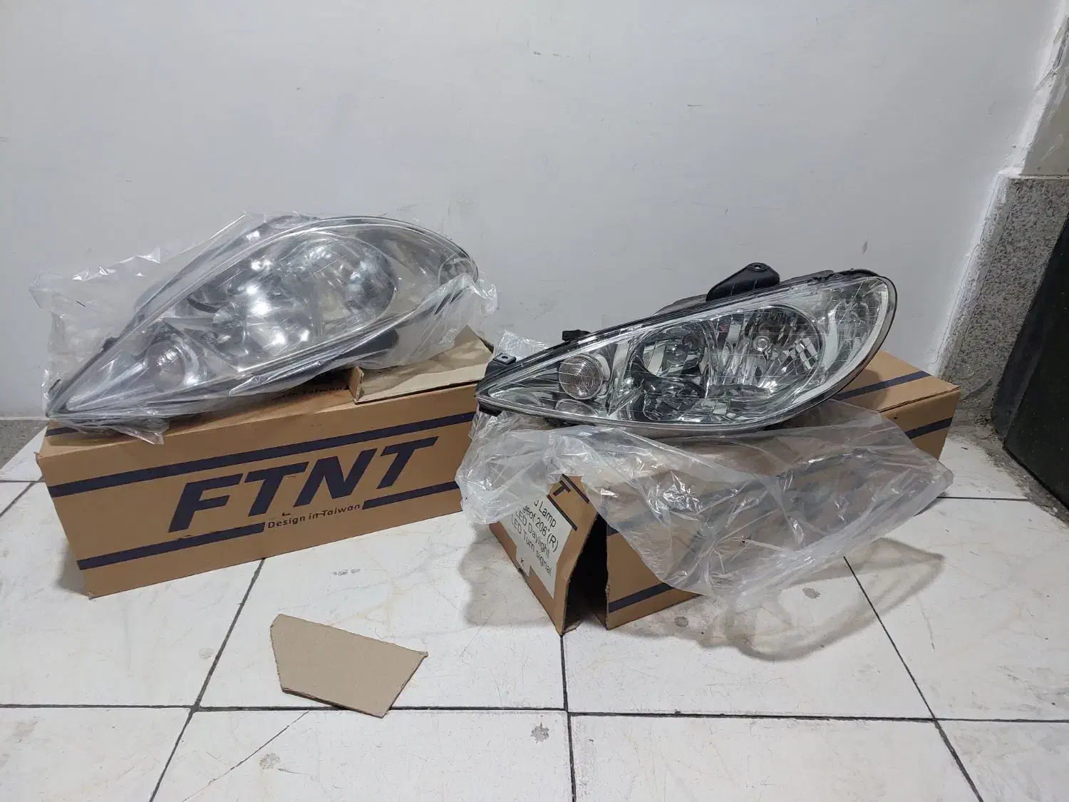 لوازم پژو ۲۰۶ کمک فنر چراغ و...|قطعات یدکی و لوازم جانبی|شیراز, ریشمک|دیوار