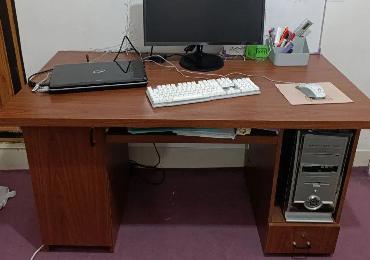 میز کامپیوتر در حد نو۲ملیون|میز تحریر و کامپیوتر|شادیان, |دیوار