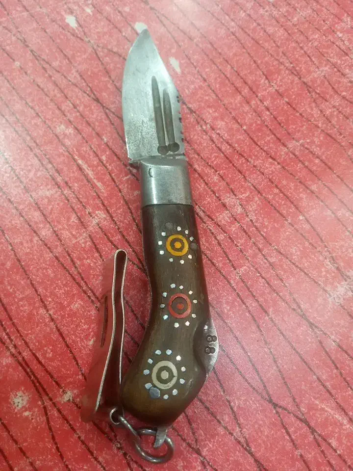 چاقوی کهنه وبااصالت بکر|کلکسیون اشیاء عتیقه|مراغه, |دیوار