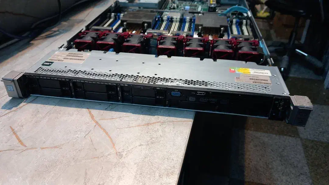 فروش سرور استوک dl360g9 8SFF|مودم و تجهیزات شبکه|تهران, فلسطین (میدان انقلاب)|دیوار