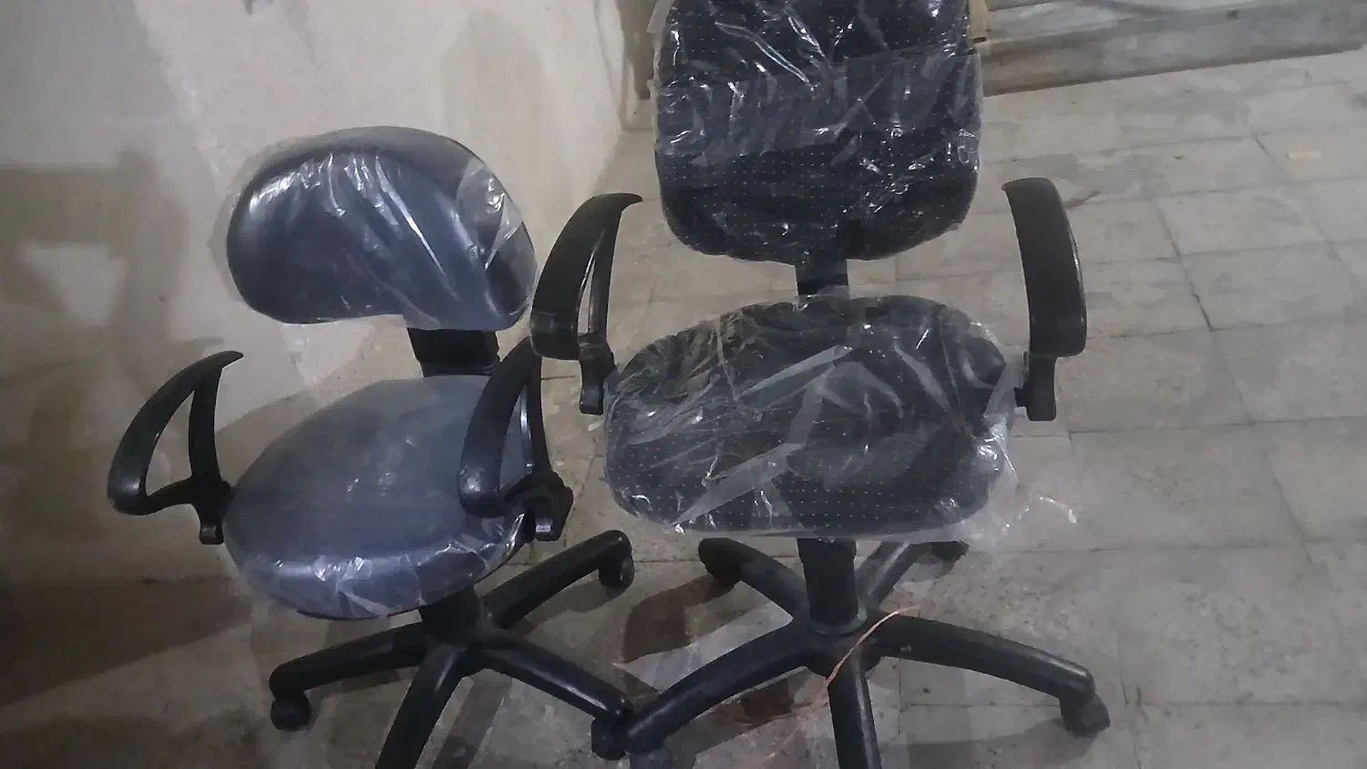 میز وصندلی چرخ دار|صندلی و نیمکت|ماهدشت, |دیوار