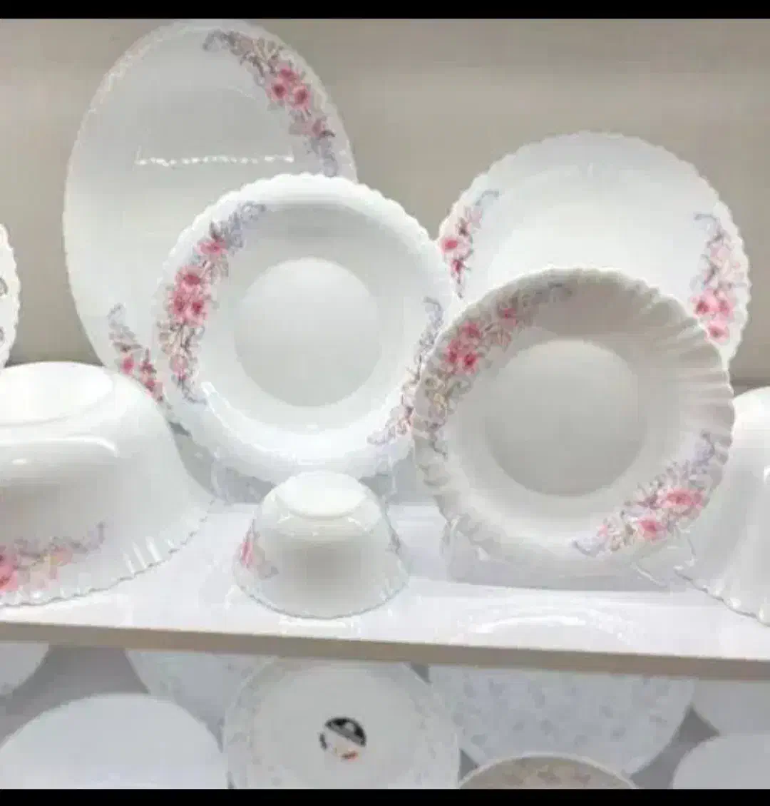 سرویس ۲۶ پارچه ۶ نفره ارکوپال و دو دیس اضافه|ظروف سرو و پذیرایی|ری, سیزده آبان|دیوار