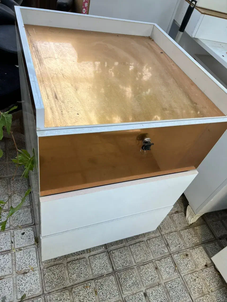 تجهیزات سالنی|آرایشگاه و سالن‌های زیبایی|کرمان, |دیوار