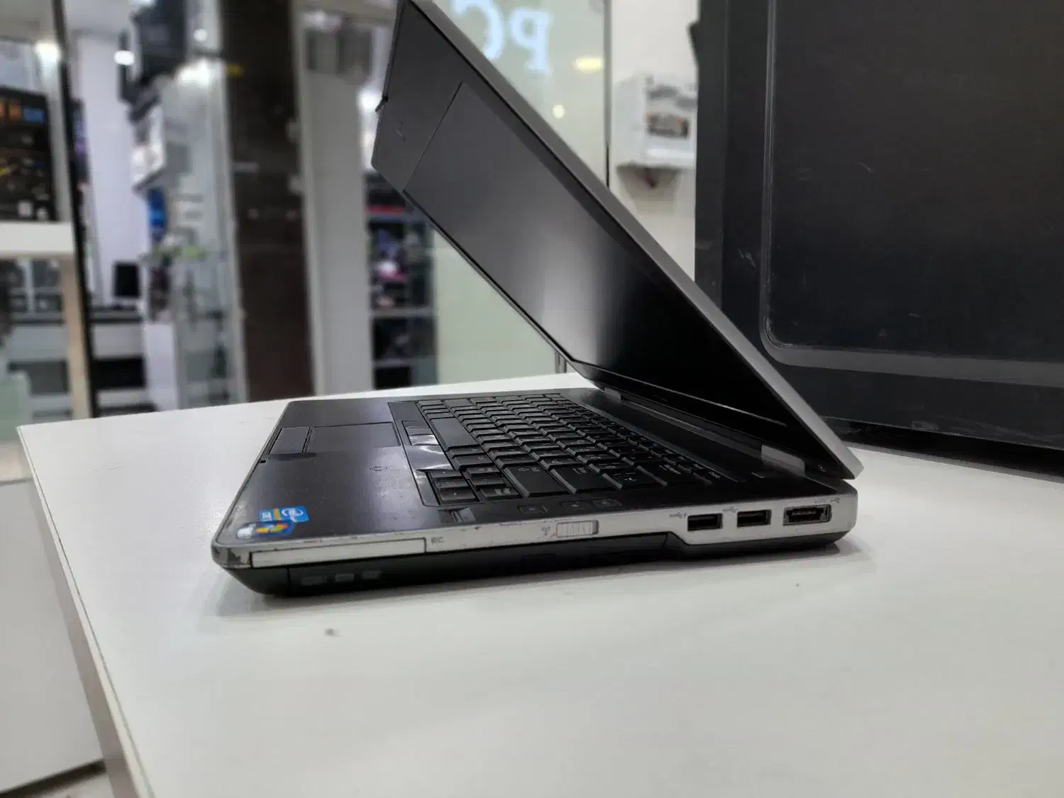 لپ تاپ مناسب فتوشاپ وکارای اداری ک روز مره|رایانه همراه|مشهد, فلسطین|دیوار