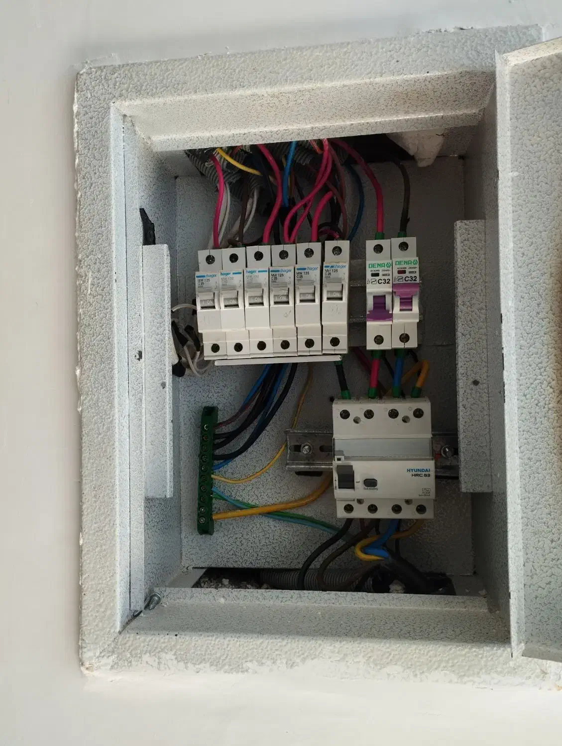 برق کاری،لیکک،بهبهان|خدمات پیشه و مهارت|لیکک, |دیوار