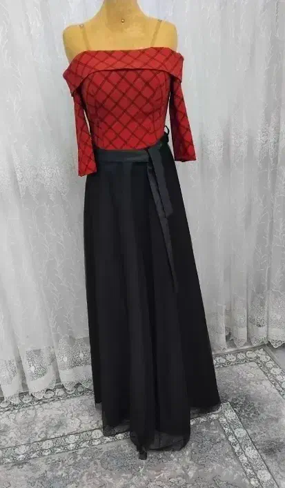 لباس مجلسی در حد نو|لباس|مشهد, خواجه ربیع|دیوار