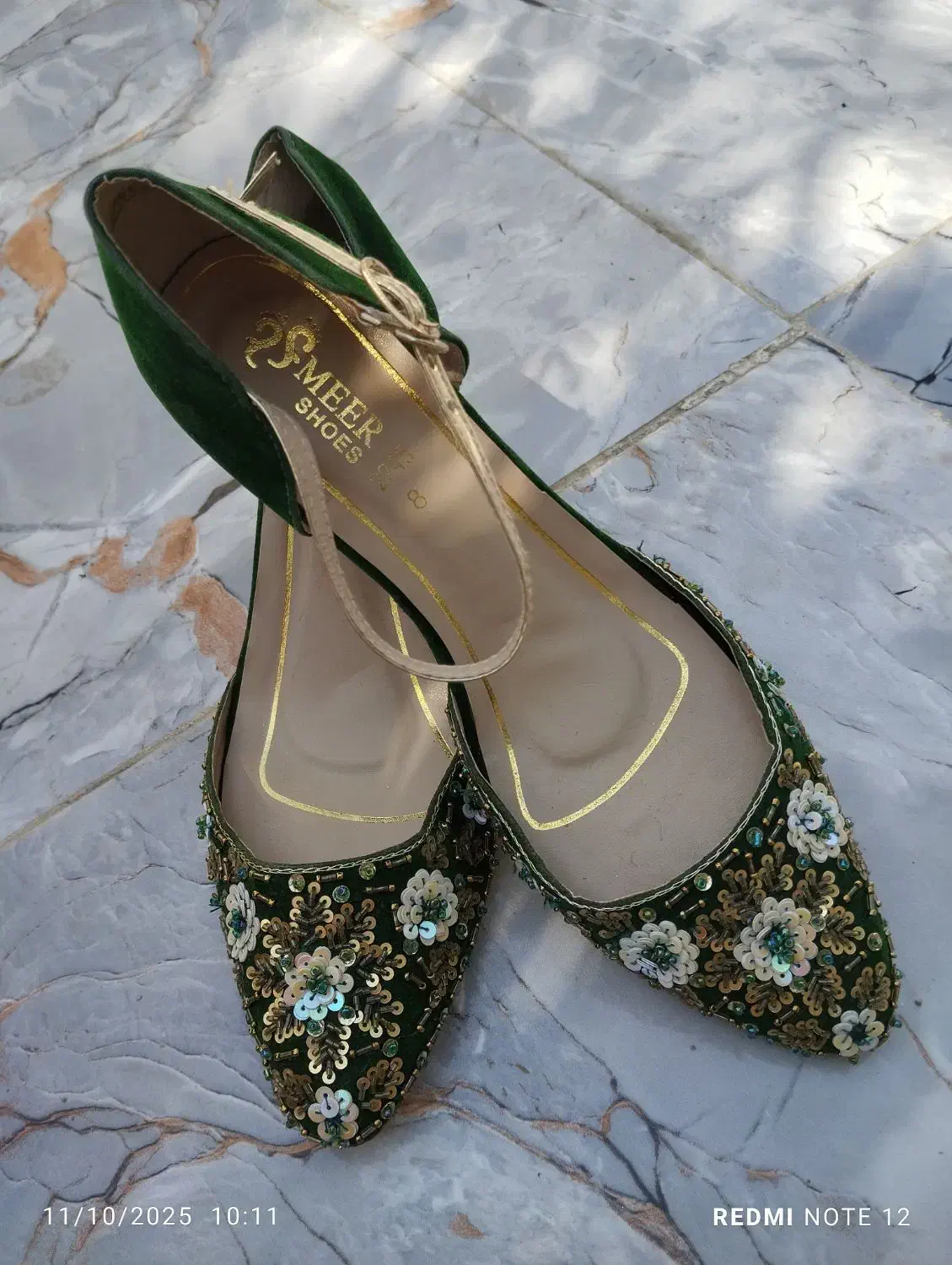 کفش|کیف، کفش، کمربند|سراوان, |دیوار