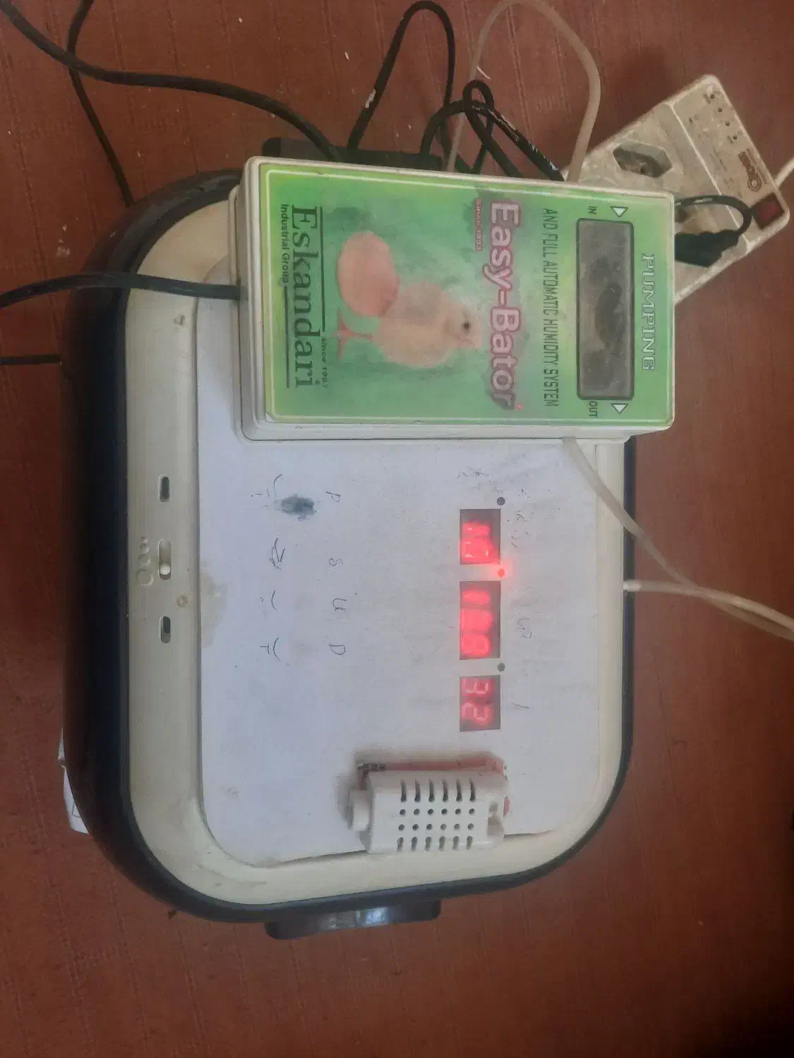 دستگاه جوجه کشی اسکندری ۱۲ تایی|لوازم جانبی حیوانات|قم, شهر قائم|دیوار