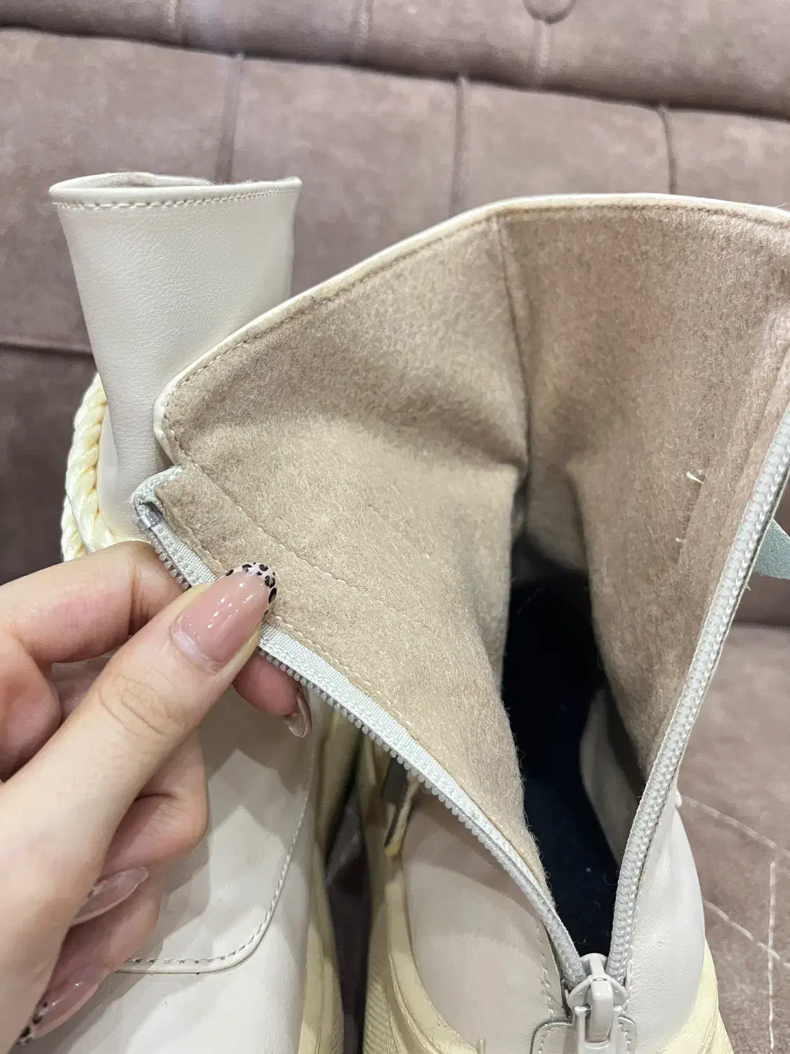 نیم بوت کفش|کیف، کفش، کمربند|رشت, یخسازی|دیوار