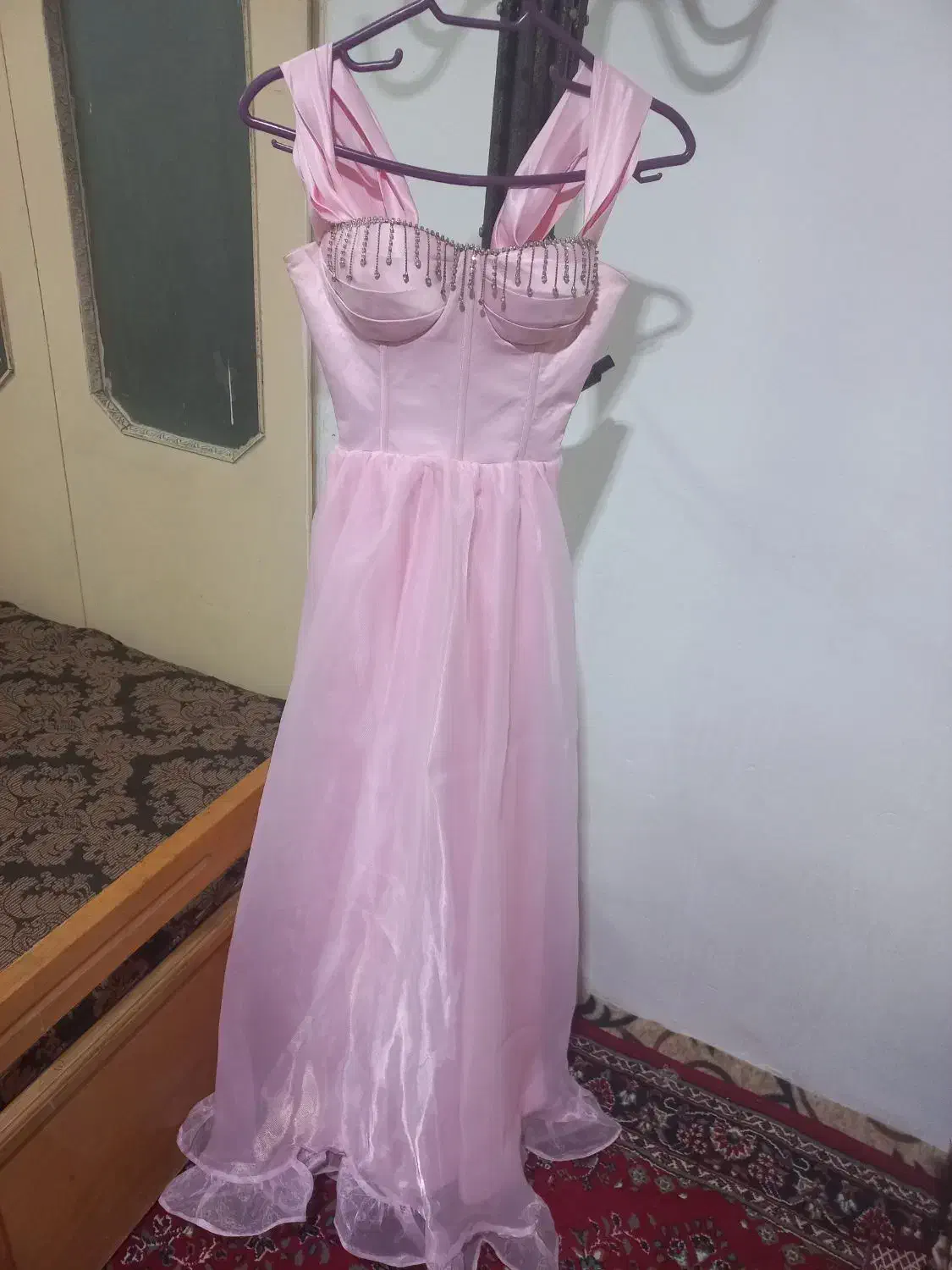 لباس|لباس|مشهد, ثامن|دیوار