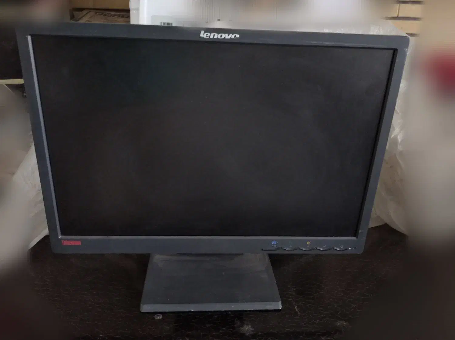 مانیتور لنوو lenovo|قطعات و لوازم جانبی رایانه|قم, آلوچو|دیوار