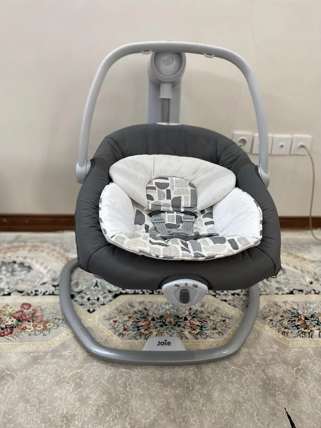 گهواره و تاپ برقی|تخت و صندلی بچه|تهران, والفجر (افسریه)|دیوار