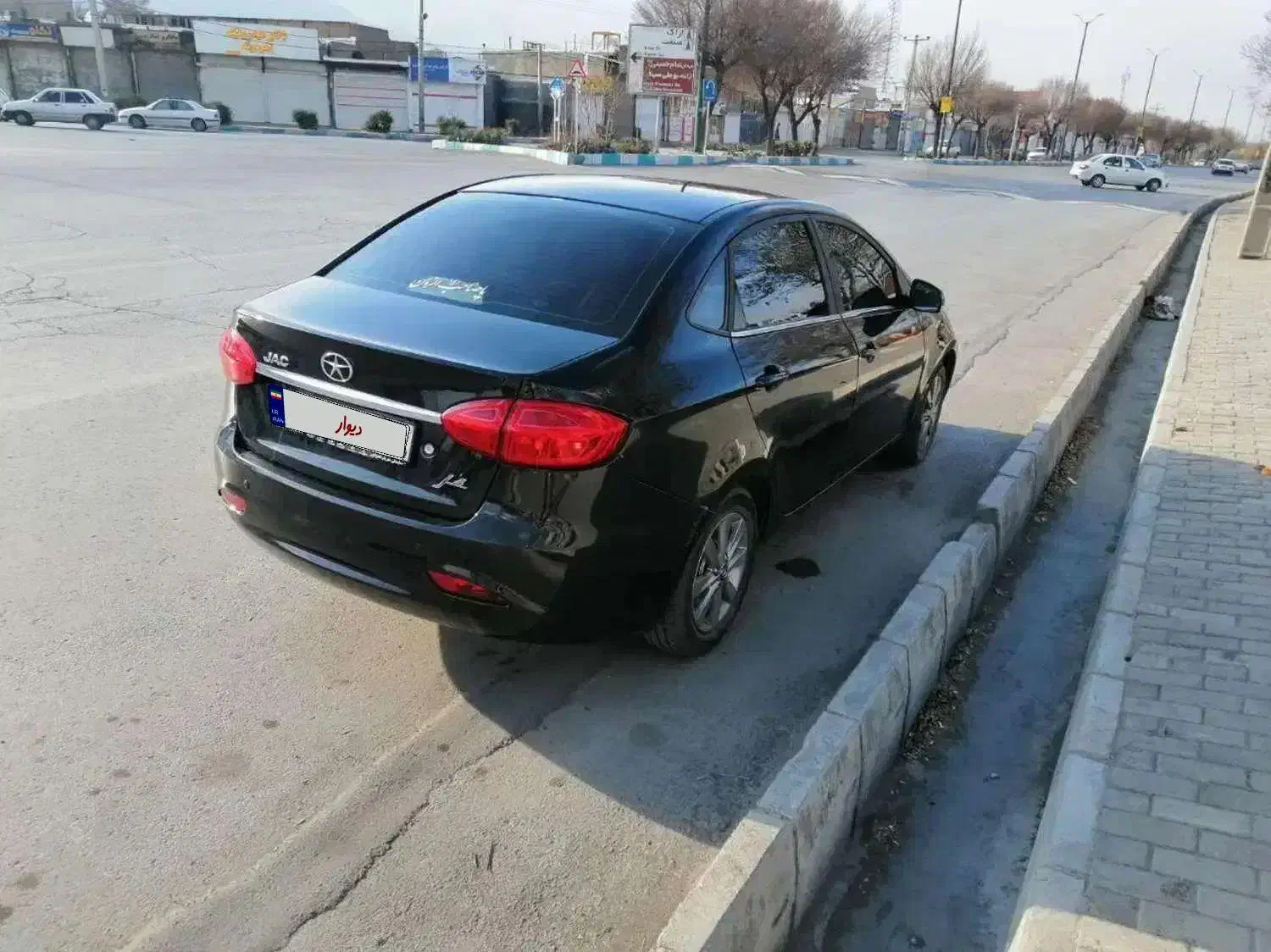 فروش جک J4 مشکی خوش رخ|خودرو سواری و وانت|قم, زنبیل آباد|دیوار